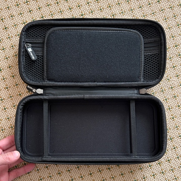 Nintendo switch Carrying Case - Picture 6 of 6